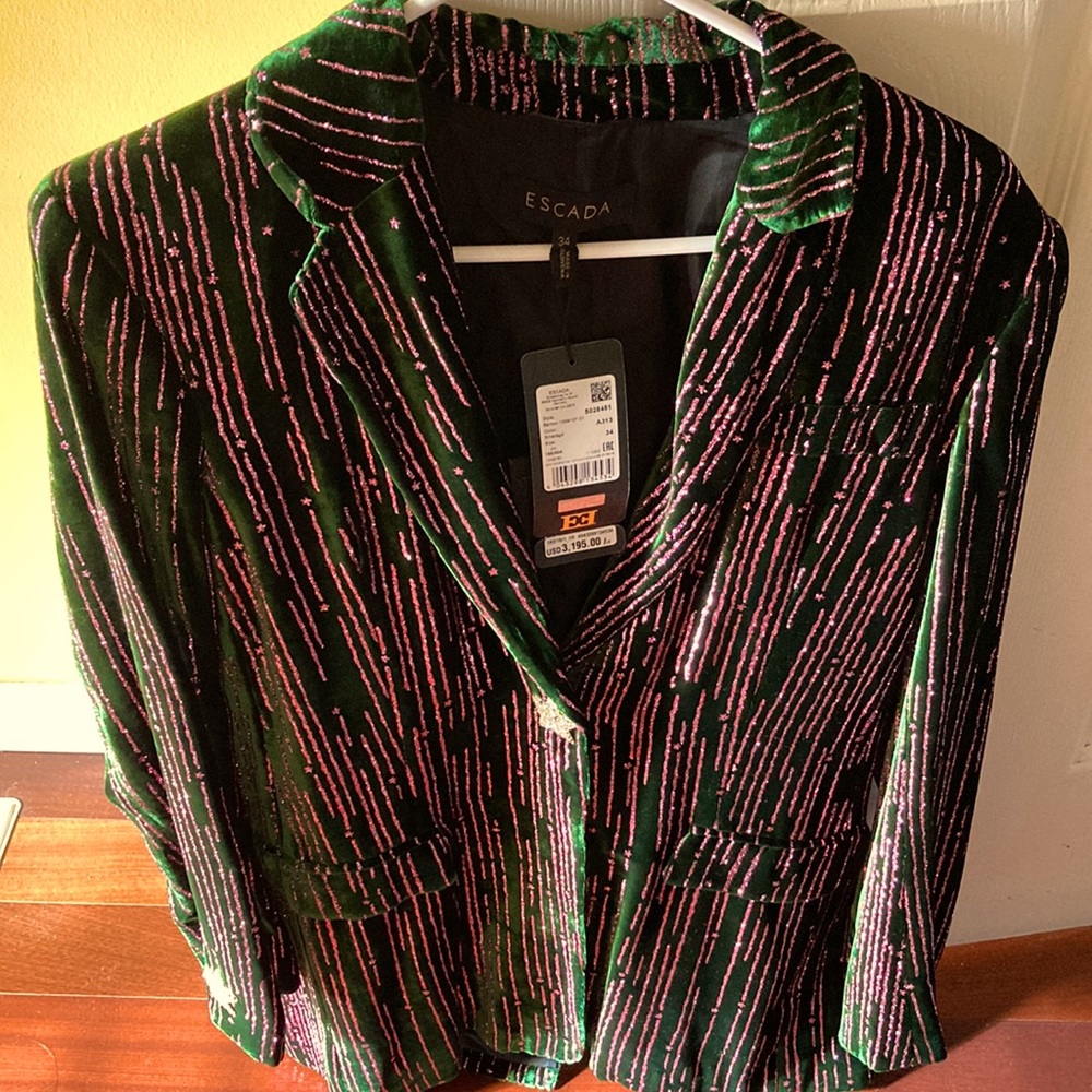 Metallic emerald velvet pink sequins straps blazer.
